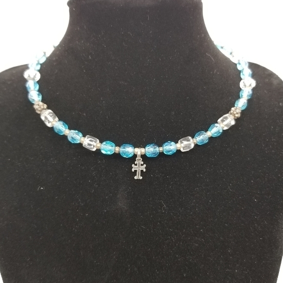 blue and clear beaded choker with sterling silver cross charm - Picture 4 of 4